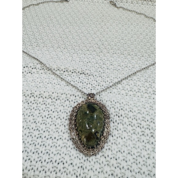 The Unbranded Brand Jewelry - Sterling Silver Green Stone Pendant Necklace 18KGF Chain 22"